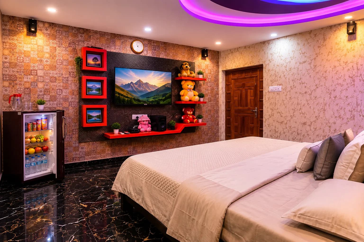 DELUXE BEDROOM